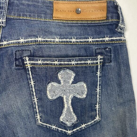 Rancho Estancia Women’s Denim Shorts Size 28 Southwestern Cross Embroider Jewel - Picture 4 of 8